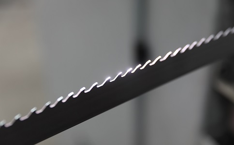 玉溪双金属带锯条产生切削噪音的原因具体有哪些？